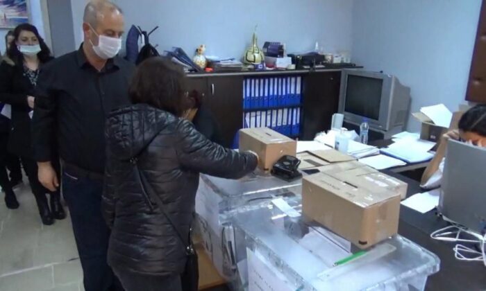 Bulgaristan’da cumhurbaşkanlığı seçimi ikinci tura kaldı!.