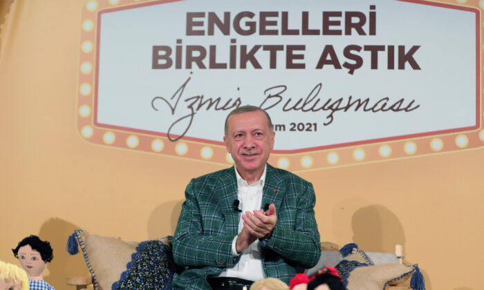 İzmir’de “Engelleri Birlikte Aştık” buluşması..