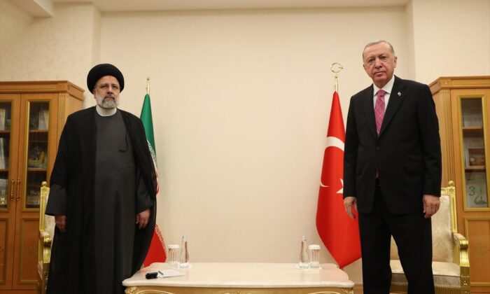 Cumhurbaşkanı Erdoğan, İbrahim Reisi ile görüştü!.