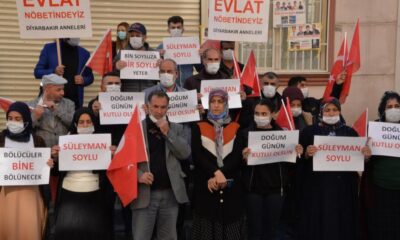 Evlat nöbetindeki ailelerden Süleyman Soylu’ya pankartlı kutlama..