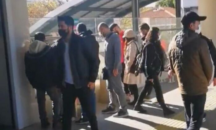 Marmaray’da arıza nedeniyle seferler durduruldu!.