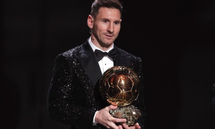 2021 Ballon d’Or ödülünü kazanan Lionel Messi oldu!.