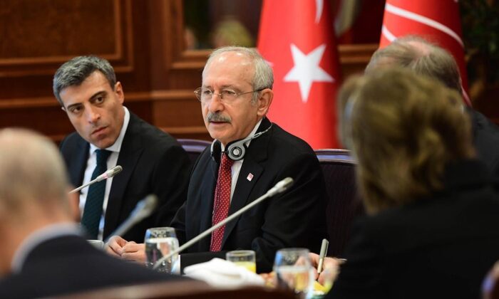 Öztürk Yılmaz’dan CHP’ye 14’üncü kat üzerinden ağır sözler! “15 Temmuz’u önceden biliyorlardı!.”