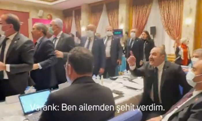 CHP’liler Mustafa Varank’ın üzerine yürüdü!.