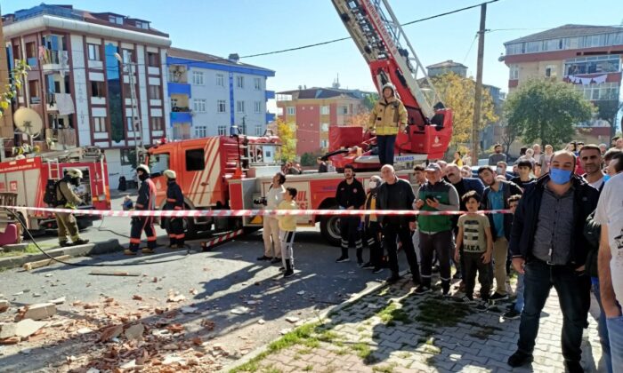 Sultangazi’de 5 katlı binada patlama..