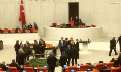 Meclis’te el hareketi ve küfür gerginliği..
