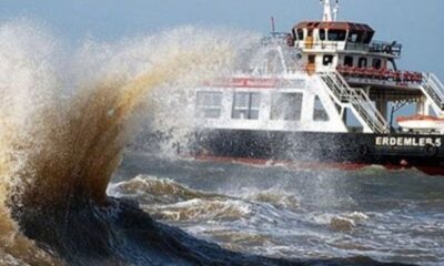 Çanakkale’de feribot seferlerine fırtına engeli..