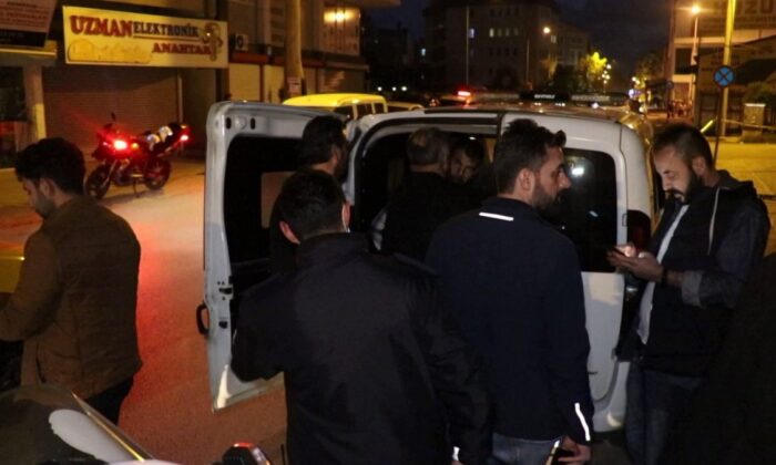 Antalya’da uzman er kadın polisi sokak ortasında karnından bıçakladı!.