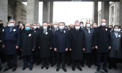 Devlet Bahçeli ile Cemil Çiçek, Güldal Akşit’in cenaze töreninde yan yana geldi!.
