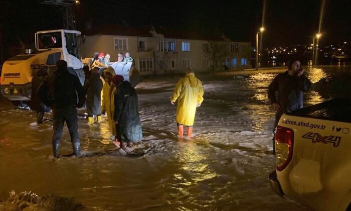 Edirne Uzunköprü’de dere taştı!.