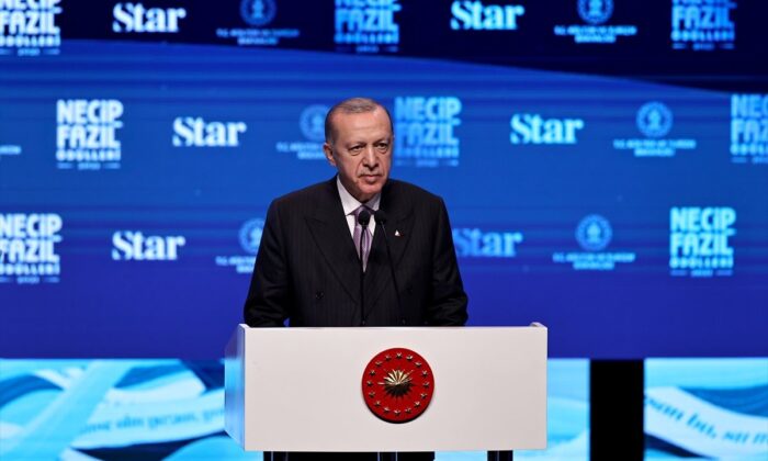 Cumhurbaşkanı Erdoğan, Necip Fazıl Ödülleri programında konuştu!.