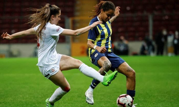 Kadın futbol maçında Fenerbahçe, Galatasaray’a fark attı!.
