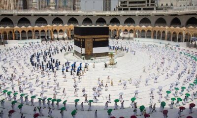 Kabe ve Mescid-i Nebevi’ye sosyal mesafe kuralı geri geldi!.