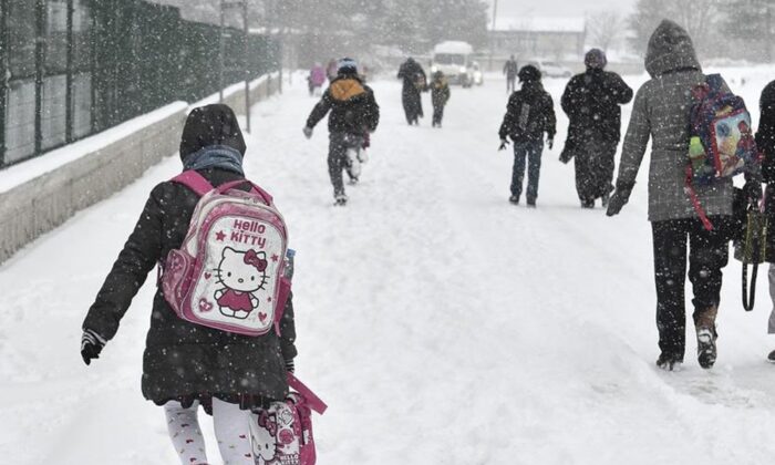 Kar yağışı nedeni ile 11 il de eğitime ara verildi!.