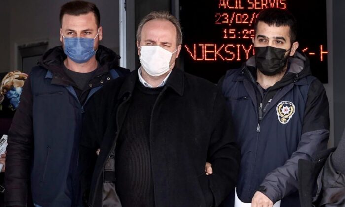 Cumhurbaşkanı Erdoğan ile Özlem Zengin’e hakaret davasında karar..