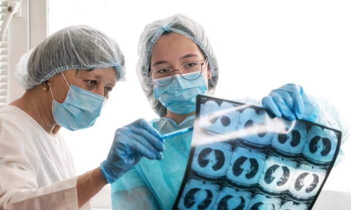 Omicron varyantının dikkat edilmesi gereken 5 belirtisi..