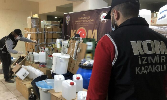 İzmir’de 79 adrese sahte içki operasyonu..