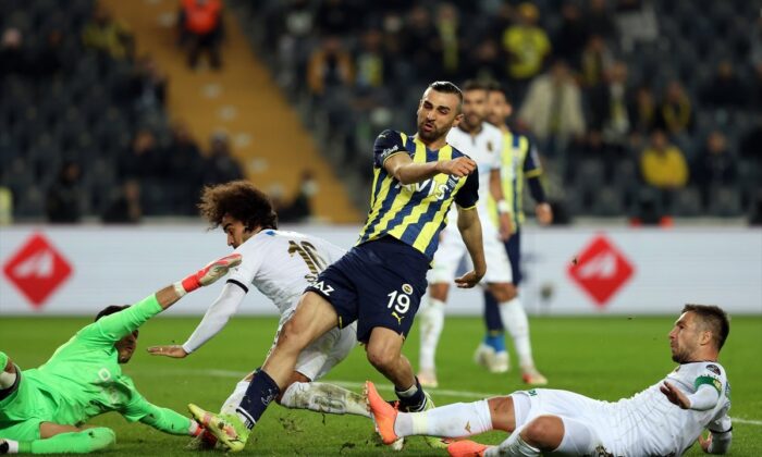 Fenerbahçe, Yeni Malatyaspor’u 2 golle geçti!.
