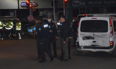 Sivas’ta trafik kazası! 2’si polis, 4 yaralı..