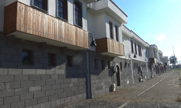 PKK yıktı, devlet yaptı! Sur’da tahrip edilen binalar yenilendi!.