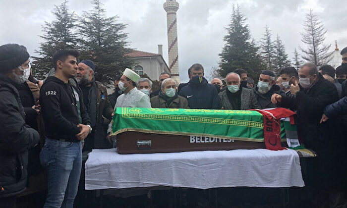 Ölümü ile Türkiye’yi yasa boğan futbolcu Ahmet Çalık son yolculuğuna uğurlandı!.