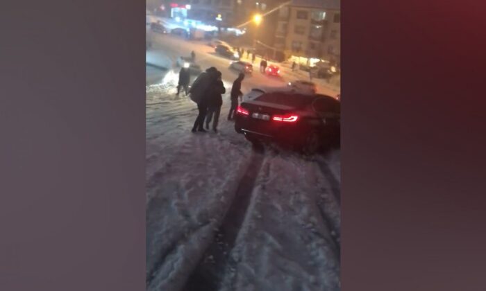 CHP hizmette yine duvara tosladı!. Mansur’un Ankara’sı kara teslim!.