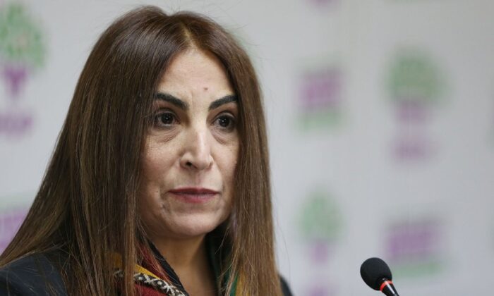 CHP yine şaşırtmadı!. Polis taşlayıp hastaneden terörist kaçıran HDP’li vekile özgürlük istediler!.