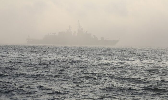 İstanbul Boğazı kar ve sis nedeni ile her iki yönde de gemi trafiğine kapatıldı!.