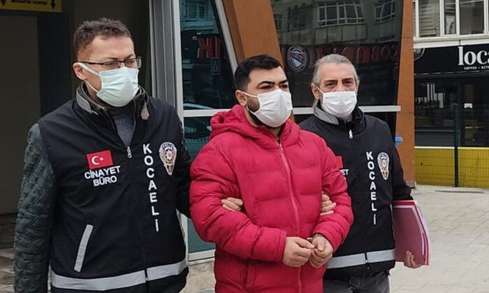 Adalete Bak Hizaya Gel!. Evine girip yatak odasındaki halıya işeyen ve kendisini öldürmeye kalkan hırsızı öldüren garibim işçi tutuklandı!.