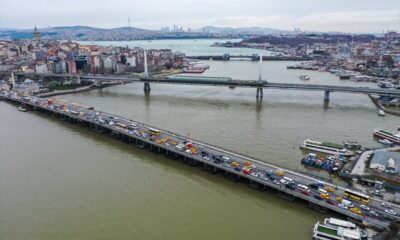 Masmavi haliç Şovmen Ekrem sayesinde eski pislik dolu hallerine geri döndü!.