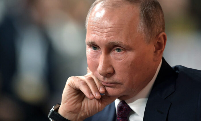 Putin’den ülke genelinde kısıtlama!. Yaptırımlardan sonra kriz çanları çalmaya başladı!.