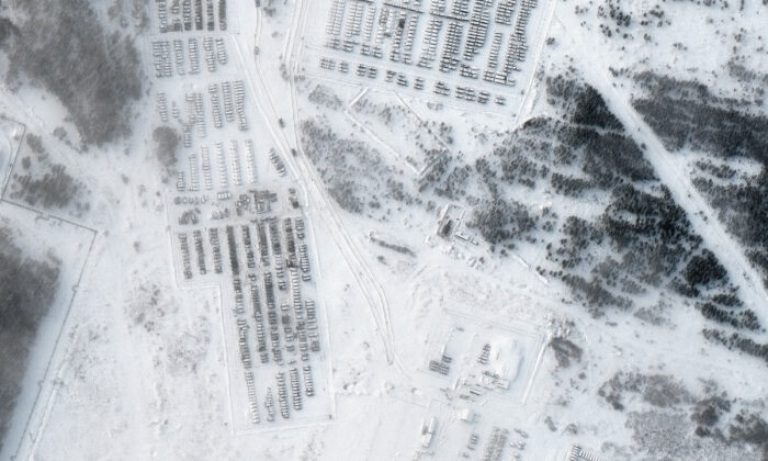 Ukrayna sınırındaki Rus birlikler saldırı pozisyonu aldı!.