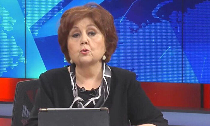 Bunak Gazeteci Ayşegül teyze iyice zıvanadan çıktı!.