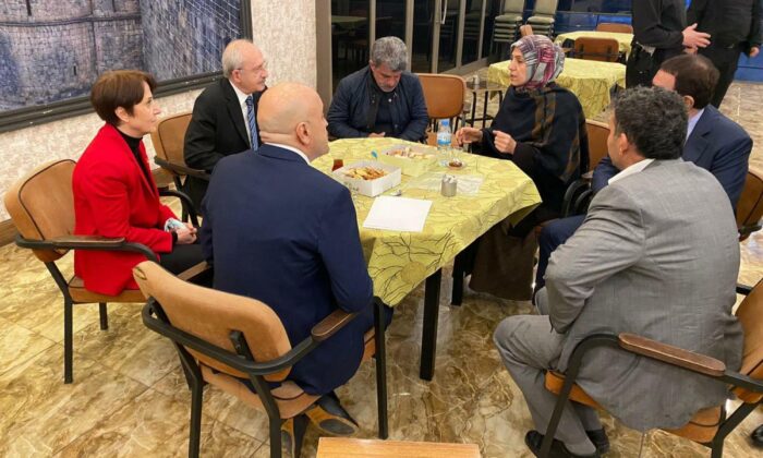 Ne Şiş Yansın Ne Kebap!. Kemal Diyarbakır Anneleri ile misafirhanede buluştu!.
