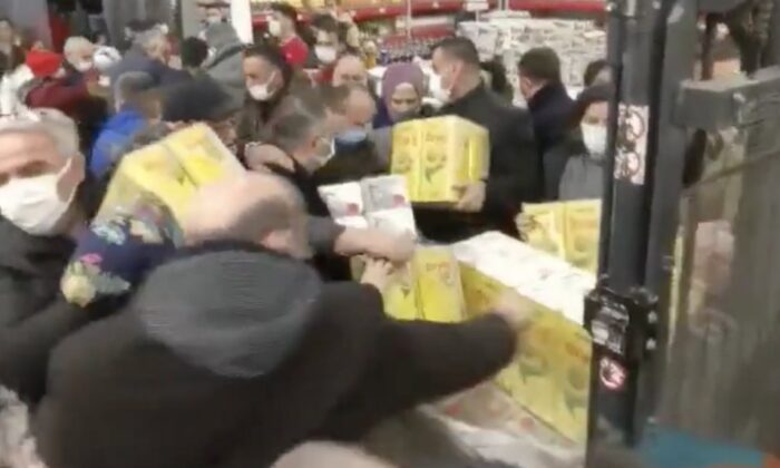 Marketler yağları stoklarken Bakan Bey saçmalamaya devam ediyor!.