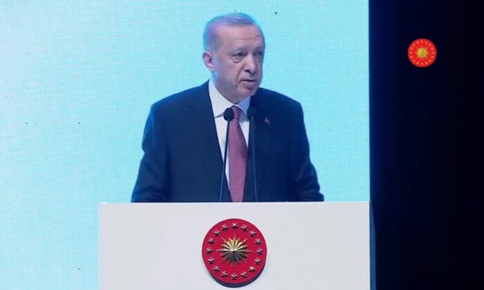 Cumhurbaşkanı Erdoğan İstanbul Mushafı’nı tanıttı!.