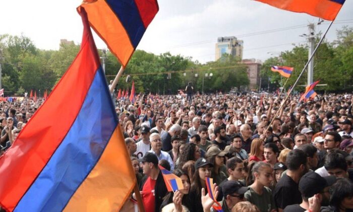 Ermenistan’da Karabağ protestoları! 125 gözaltı..