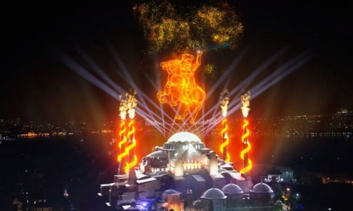 Ayasofya’da İstanbul’un fethine özel gösteri düzenlendi!.