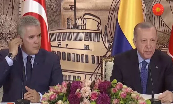 Cumhurbaşkanı Erdoğan, Kolombiya Devlet Başkanı ile ortak basın toplantısında konuşuyor!. (canlı yayın)