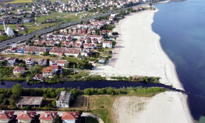 Tekirdağ’da rengi kararan Kınıklı Deresi, Marmara’yı kirletiyor!.