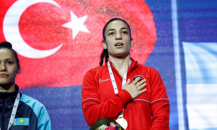Milli Boksör Ayşe Çağırır, 48 kiloda altın madalya kazandı!.