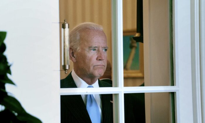 Joe Biden’a kamuoyu desteği en düşük seviyeye indi!.