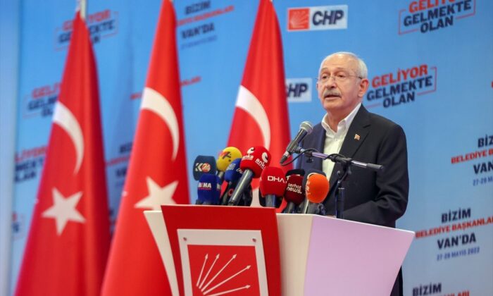 Kılıçdaroğlu Van’da Demirtaş ve Kavala’nın serbest kalması için oy istedi!.