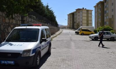 18 yaşındaki çocuk tartıştığı babasını bıçakladı!.