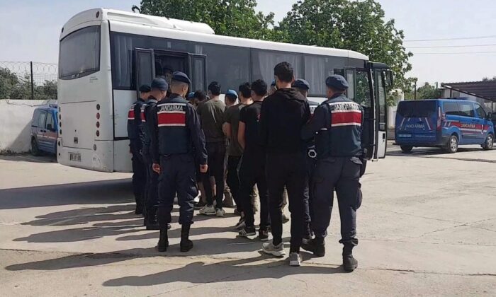 İzmir’de DEAŞ operasyonu! 10 gözaltı..