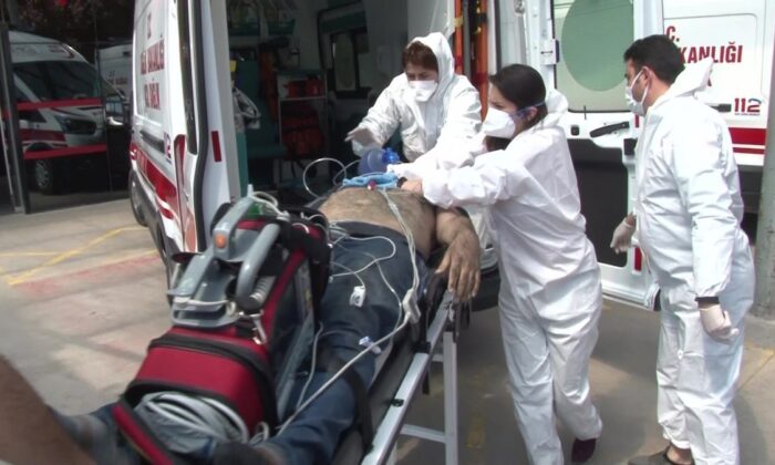 Tuzla tersanesindeki gemide patlama! 4 yaralı..