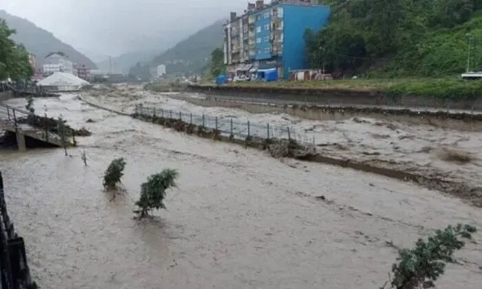 AFAD’dan uyarı! “5 ilde taşkın riski tehlikeli boyuta ulaştı!.”