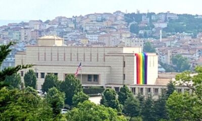 ABD Başkonsolosluğu’na LGBTİ bayrağı asıldı!.