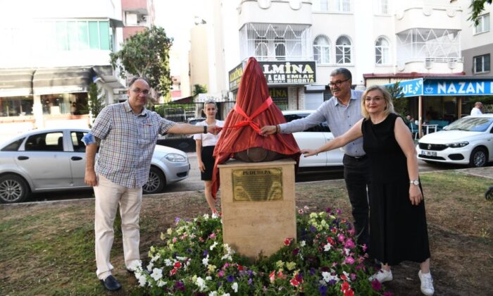 Tek bildikleri iş! CHP’den Adana’da heykel açılışı..