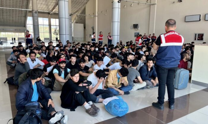 499 Afgan, Ağrı’dan ülkelerine gönderildi!.